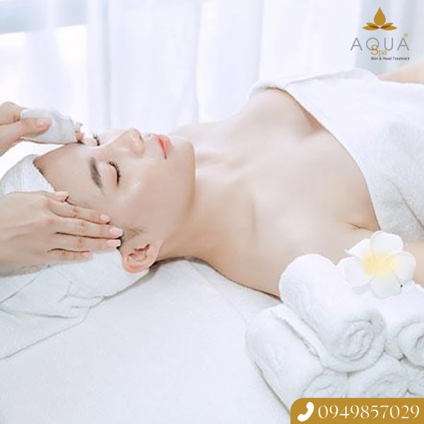 回顾 AQUA SPA 的高级痤疮治疗，祛痘，肌肤更明亮